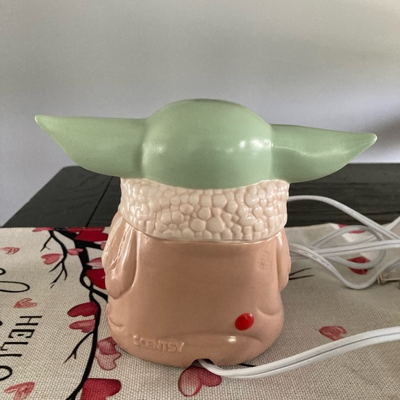 Disney Star Wars Grogu Scentsy warmer - Picture 7 of 10